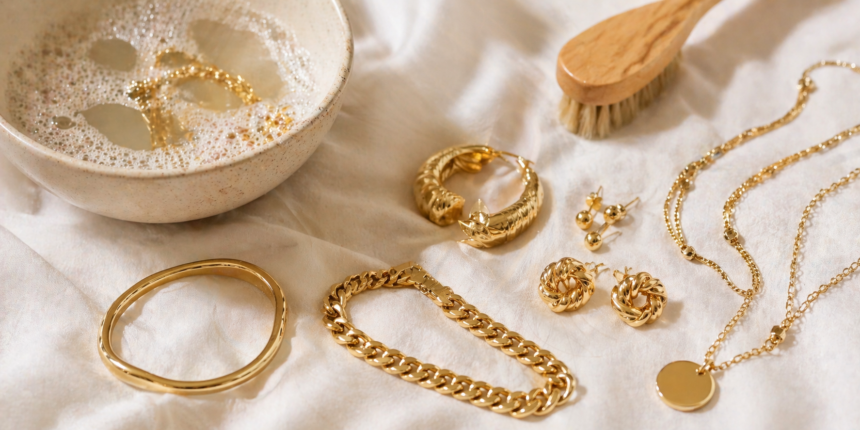 Bijoux dorés : comment les entretenir pour qu'ils durent longtemps