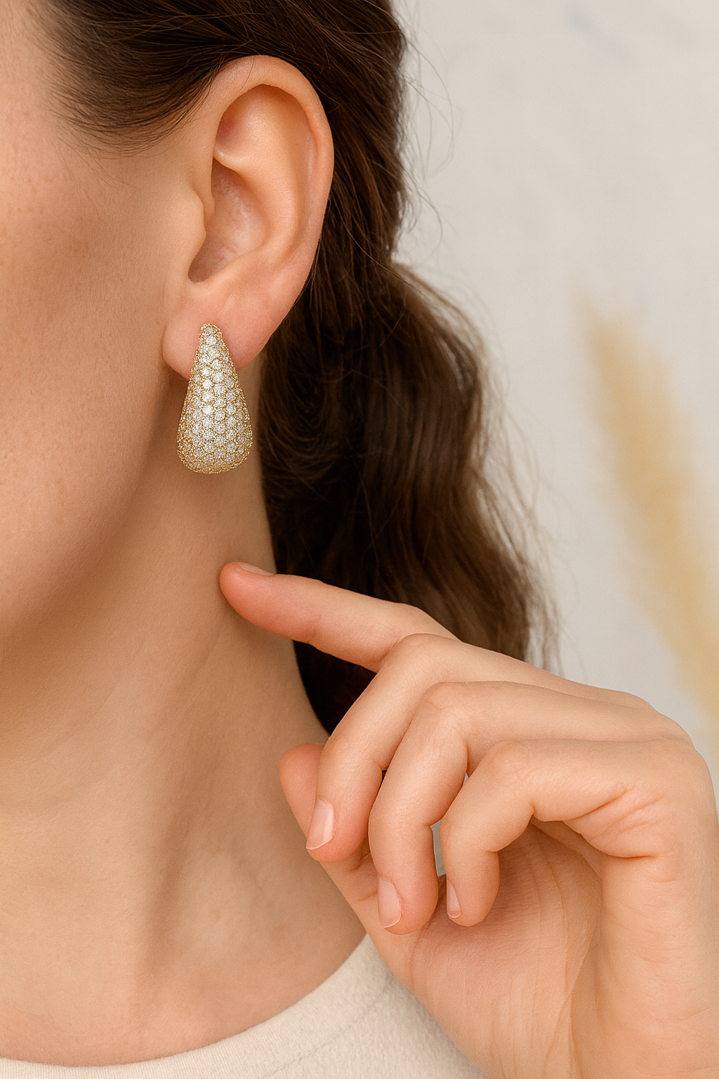 Boucles d'oreilles goutte dorées zircon pavées clous élégants