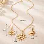 Parure soleil dorée portée avec tenue bohème chic pour soirée ou été