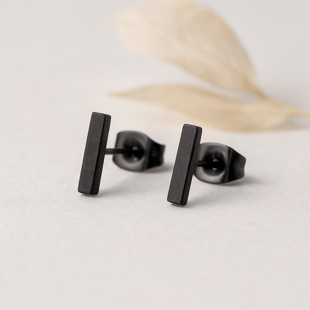 Boucles d’oreilles clous barre noire minimalistes 9 mm en acier inoxydable