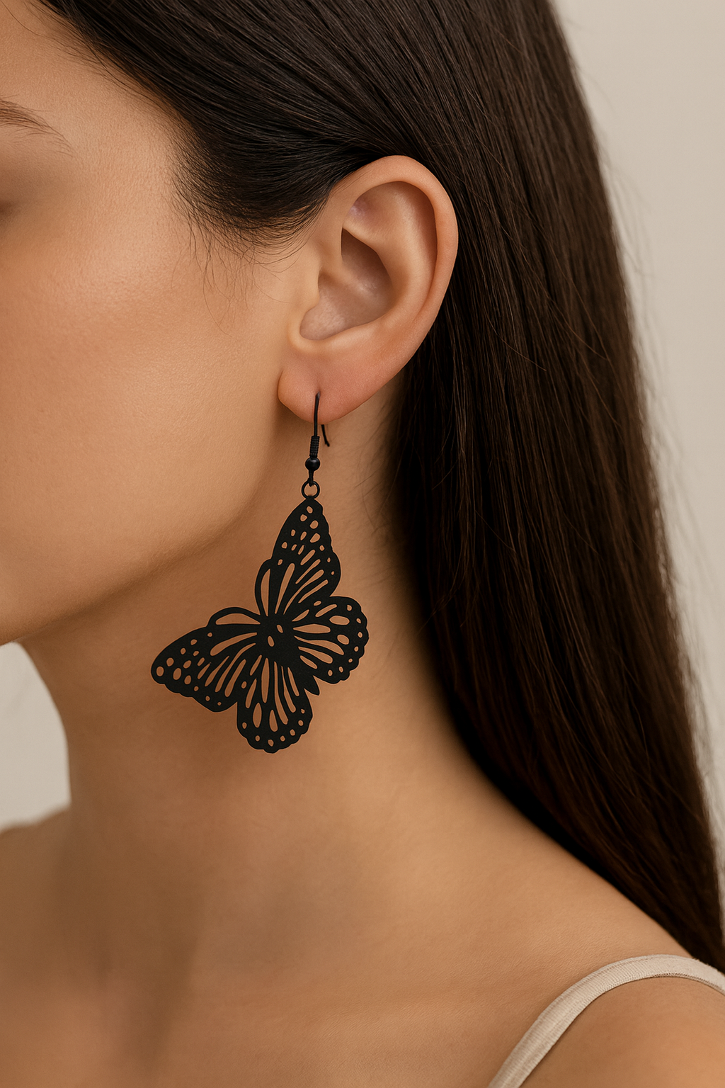 Boucles d'oreilles papillon noir ajouré grandes ailes pendantes 6 cm